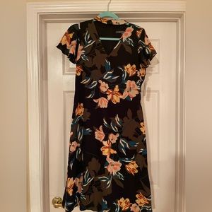 NWT Julia Jordan dress size 4. Black with colorful pattern.